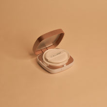 Charger l&#39;image dans la galerie, Poudrier recharge, réel cushion avec son éponge applicatrice.